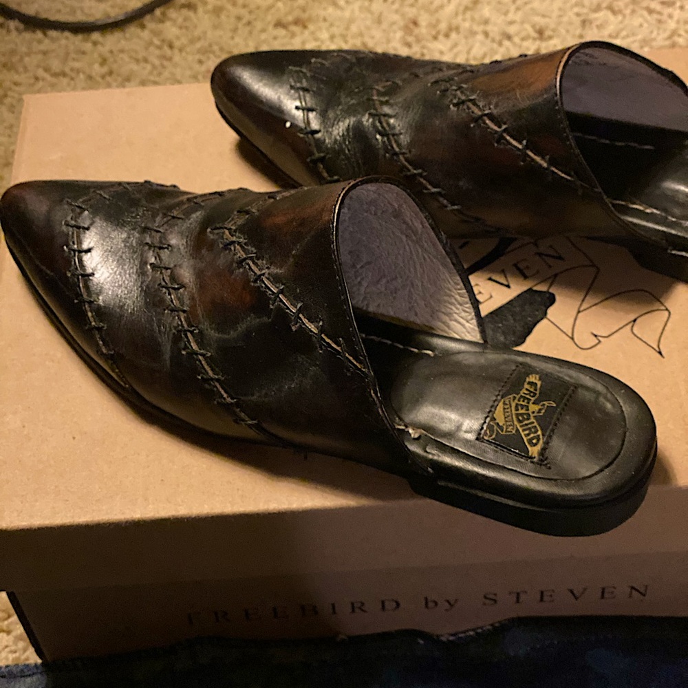 Steve Madden Freebird flats